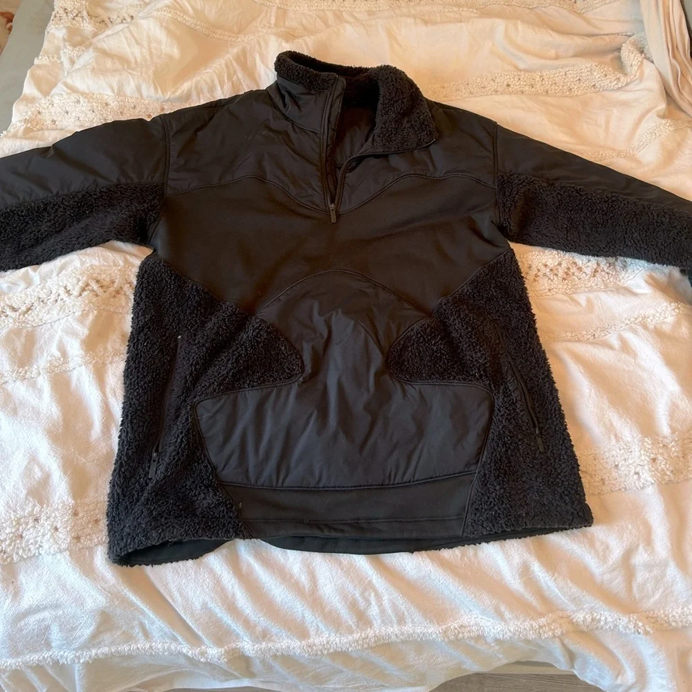 Lululemon pullover sweater - Picture 1 of 3